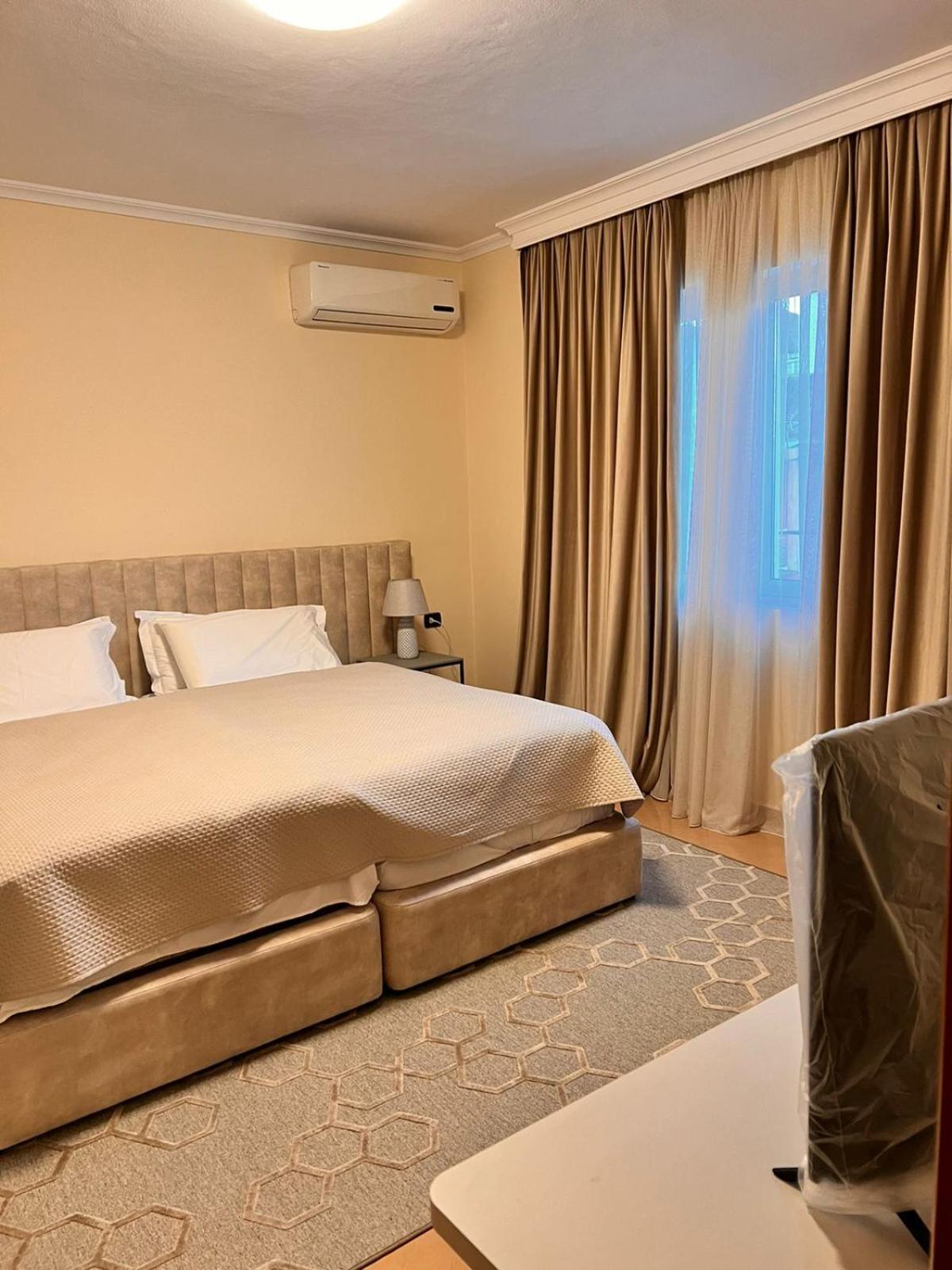 Villa Chaplin Tirana Kültér fotó