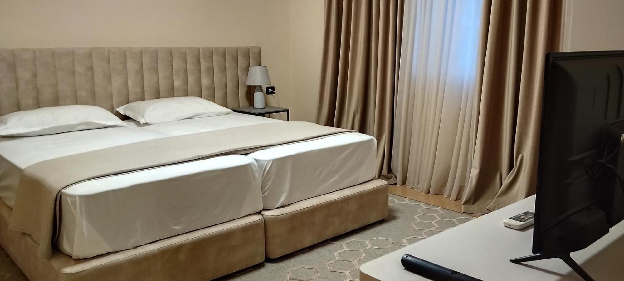 Villa Chaplin Tirana Kültér fotó