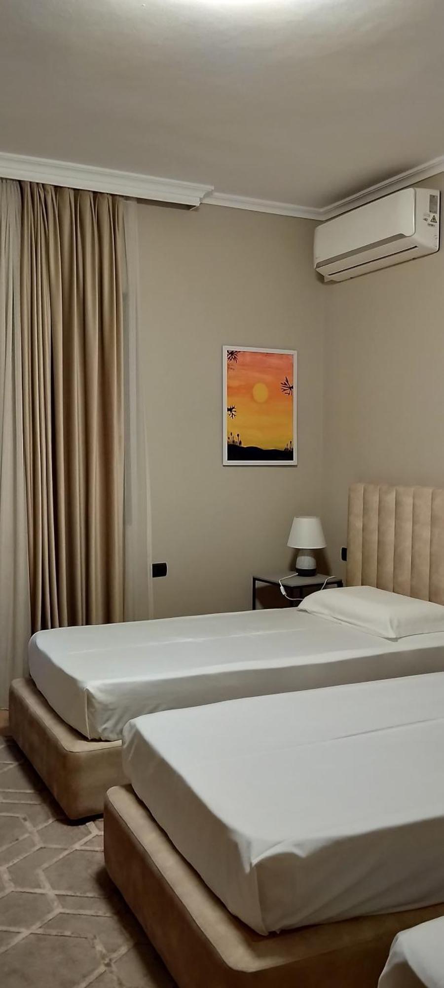 Villa Chaplin Tirana Kültér fotó